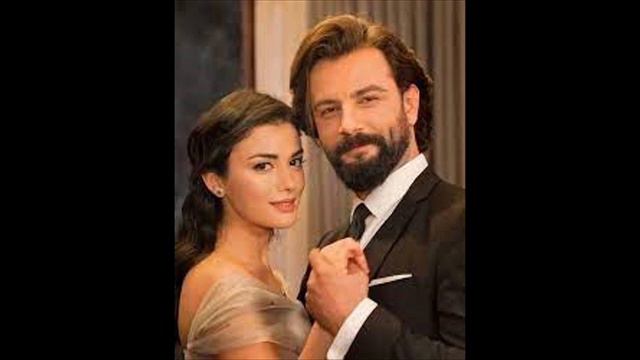 Özge Yağız y Gökberk Demirci tuvieron una pelea смотреть онлайн