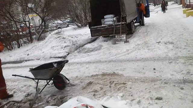 Район Сокол.укладка плитки 24 декабря 2018 Мороз минус 9. смотреть онлайн