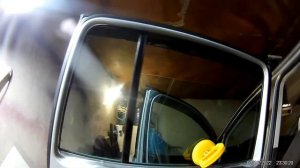 Замена  стекла двери в Volkswagen Touran   Replacing the door glass in the Volkswagen Touran