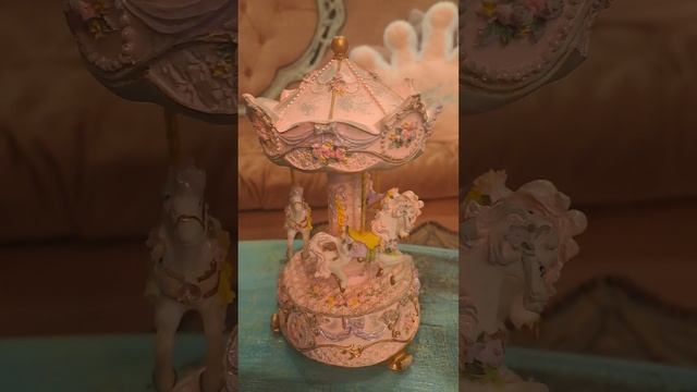 Что бы ни происходило вокруг, услышь волшебную песнь ! И оживай! смотреть онлайн