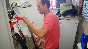 ЗАМЕНА МАСЛА В ВИЛКЕ ПИТБАЙКА BSE PH10-150E.