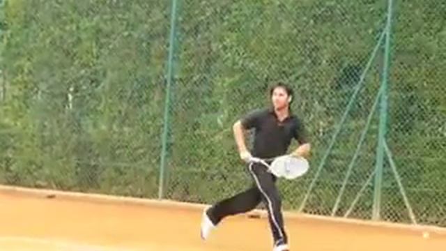 Valentino Lanus, Jugando Tenis - http://misnovelasfavoritas.com/foro/viewforum.php?f=51 смотреть онлайн
