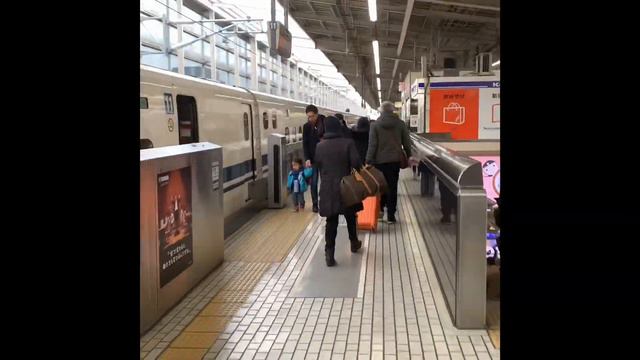 The Squad Invades Kyoto.BGM Umbrella by Rihanna смотреть онлайн