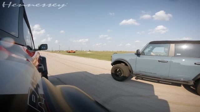 BRONCO BATTLE: Ford Bronco Raptor vs Hennessey VelociRaptor 400 Side-by-Side Comparison! смотреть онлайн
