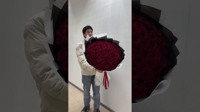 101 Роза. #цветы #розы #цветымосква #заказать #корзина #пионы #хризантема #букет #гортензия смотреть онлайн