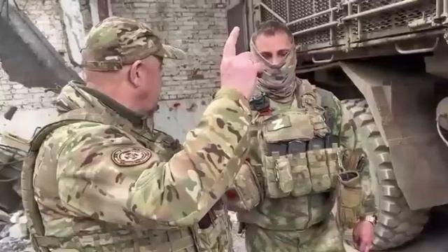 Евгений Пригожин в канун Дня Победы встретился с бойцами расчетов. То самое видео-интервью. смотреть онлайн