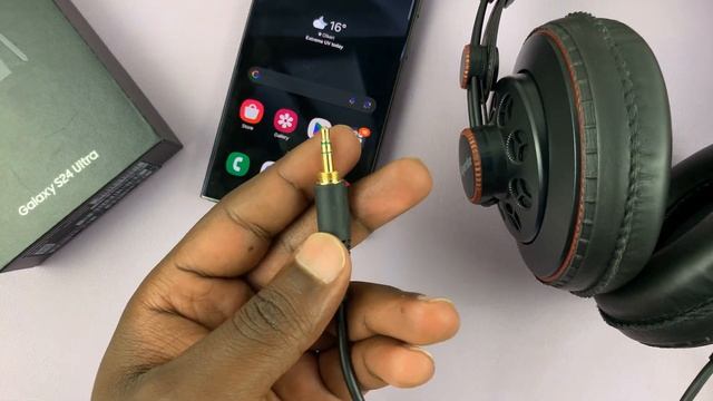Samsung Galaxy S24 / S24 Ultra: How To Connect 3.5mm Wired Headphones смотреть онлайн