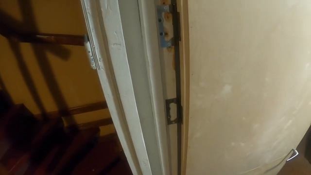 Тёплая входная дверь в старую коробку кривыми руками!