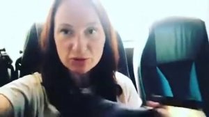 Надувная подушка для ног в самолёт