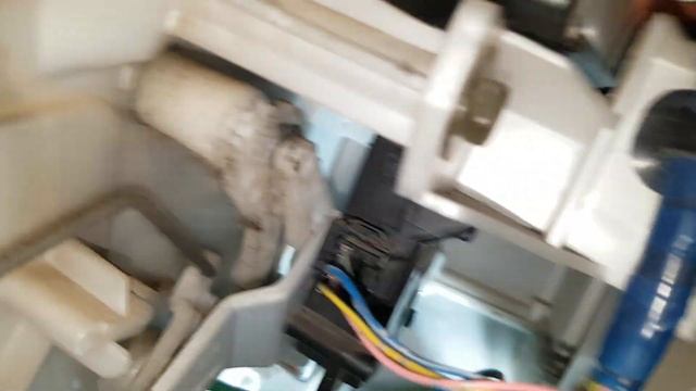 Лексус Gx470. Трещит сервопривод регурировки заслонок отопителя. Заметки. смотреть онлайн