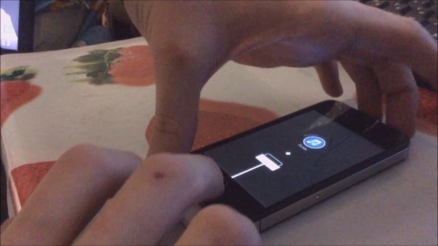 Откак с iOS 7 на iOS 5 без SHSH-сертификатов с помощью Отката GeekGrade смотреть онлайн