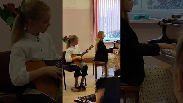 балалайка Лиза Цвирко. "ГАВОТ" Ф.Госсек смотреть онлайн