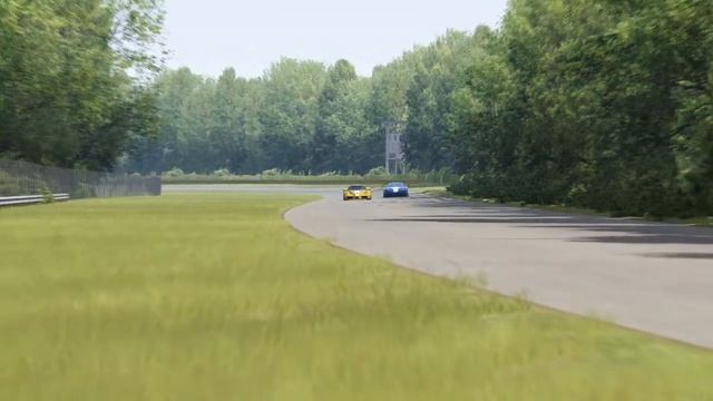 Ferrari FXX vs Ferrari 599XX Evo at Monza Full Course 1966 смотреть онлайн
