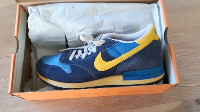 NIKE Air Epic vntg 2012 retro Internationalist colorway смотреть онлайн
