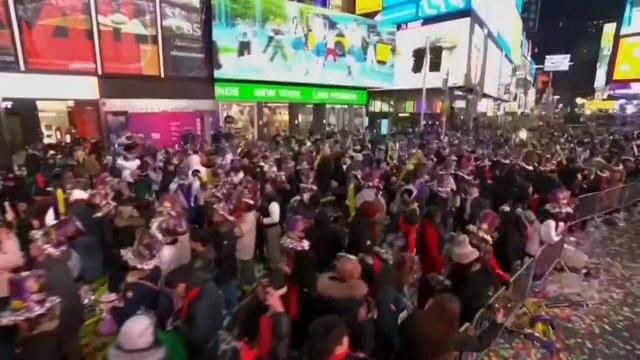 New Year’s countdown 2024: Watch the New York ball drop смотреть онлайн