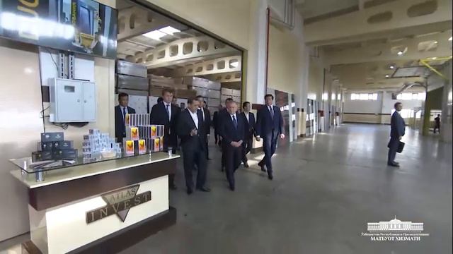 Глава государства ознакомился с деятельностью предприятий в Чиланзарской промышленной зоне. смотреть онлайн