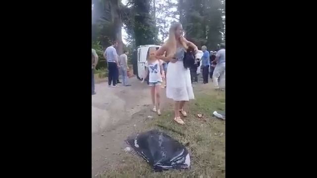 В Абхазии перевернулся автобус с российскими туристами ВИДЕО смотреть онлайн