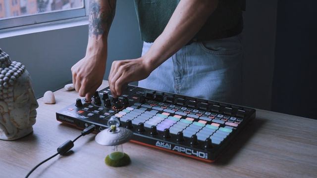 DEEP TECH HOUSE LIVE SET - AKAI APC40 MKII by TUMBAO смотреть онлайн