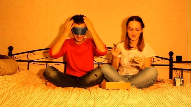 ПРОБУЕМ МЕД И ЗАЕДАЕМ ЛУКОМ // TASTE HONEY смотреть онлайн