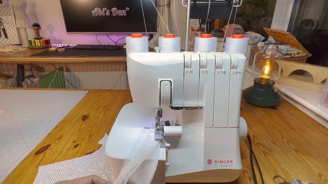 2 Thread FLAT SEAM Flatlock LACE ON STRETCH - INCREDIBLE SEAMS ON A SERGER #Overlocker #sewinghack смотреть онлайн