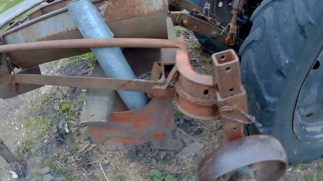 Самодельная картофелесажалка своими руками! Для трактора! смотреть онлайн