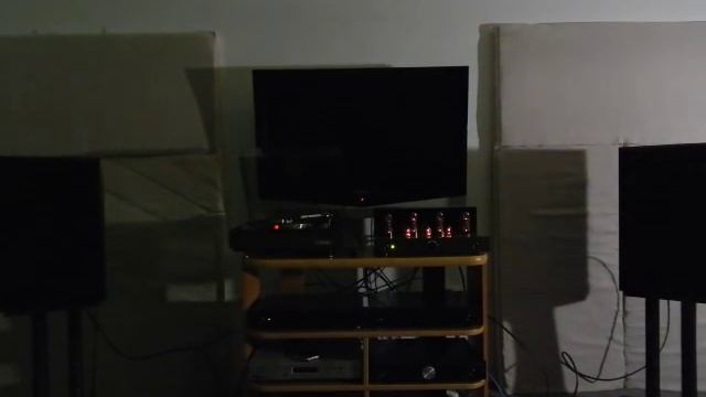 Система из Elac Miracord 50H II, ММ-фонокорректор Клячин-ZKI, ламповый усилитель SB-1-15, АС D-1 смотреть онлайн