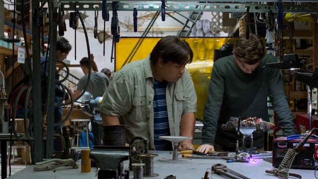 SPIDERMAN HOMECOMING - Peter And Ned's Handshake