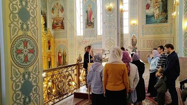 По входе - тропари и кондаки: воскресные и прав. воина Феодора. Регент Таисия Марченко. смотреть онлайн