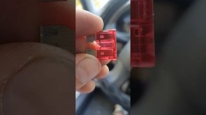 не работает панель приборов и ЭУР лада приора проблема в предохраниьеле