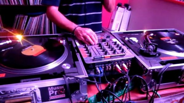Vinyl DJ Set Techouse - OLDSCHOOL MUSIC