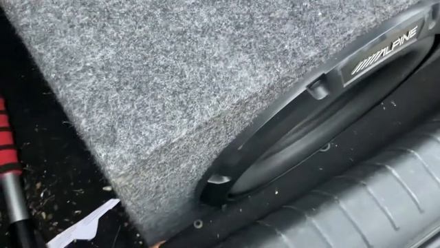 Dope flex from my 2 12’s on 2500w rms смотреть онлайн