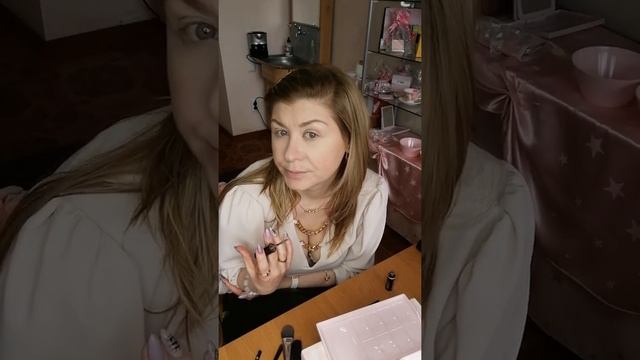 Поэтапное нанесение макияжа. Фиолетовые тени смотреть онлайн