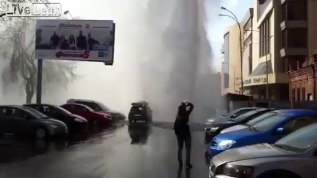 Прорвало трубу на улице смотреть онлайн