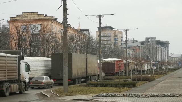 Мариуполь Невероятный поток авто!! смотреть онлайн