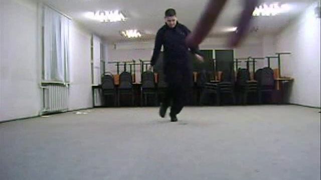 Кривоногов Дима танцует C-walk.wmv смотреть онлайн