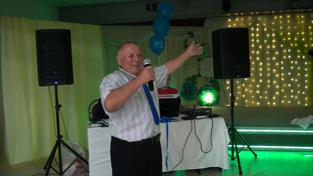 72-летний дедушка подарил  жениху на свадьбе песню на итальянском языке