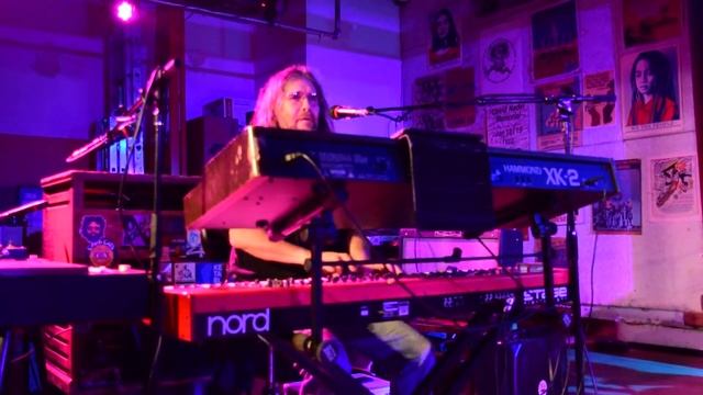 Stu Allen & Mars Hotel, "Feelin Groovy" jam, 'I Know You Rider,' Berkeley, Nov. 28, 2018 смотреть онлайн
