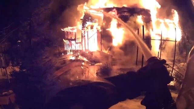Пожар в садовом доме смотреть онлайн