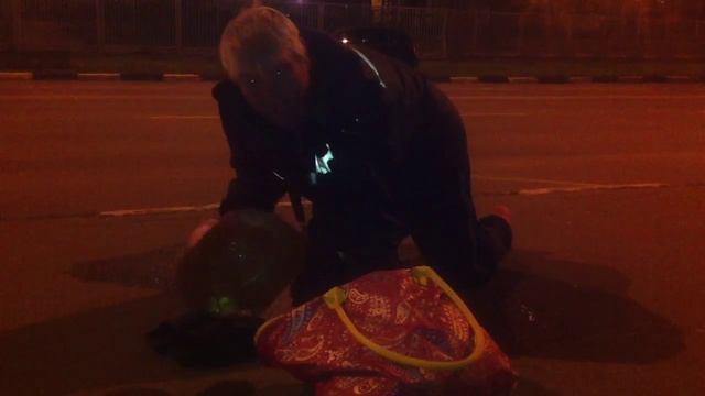 Gnus - Russian homeless in South Butovo // Гнус - русский бомж в Южном Бутово смотреть онлайн