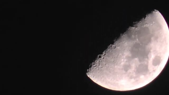 Panasonic HC-V510 - Moon Zoom! смотреть онлайн