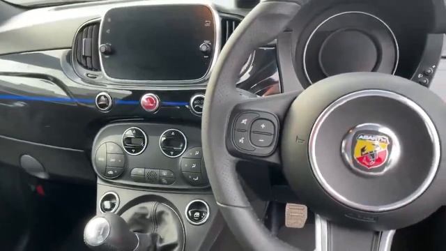Abarth 595 1.4 Monster Yamaha in Black/Blue - GF21FYH смотреть онлайн