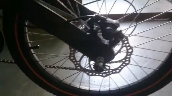 Осмотр велосипеда BMW Cruise Junior Bike для детей