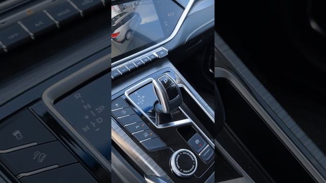 Обзор салона Geely Atlas Pro смотреть онлайн