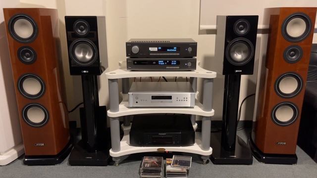 Amplificador Arcam SA-30, SACD, DAC, Network Arcam CDS-50, Altavoces canton Reference 7K смотреть онлайн