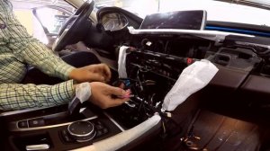 BMW X5. Установка камеры заднего вида