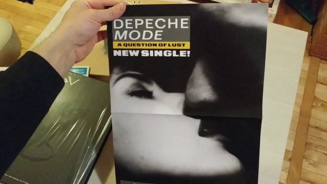 Depeche Mode. Распаковка боксов с синглами с альбомов Black Celebration и Music for the Masses. смотреть онлайн
