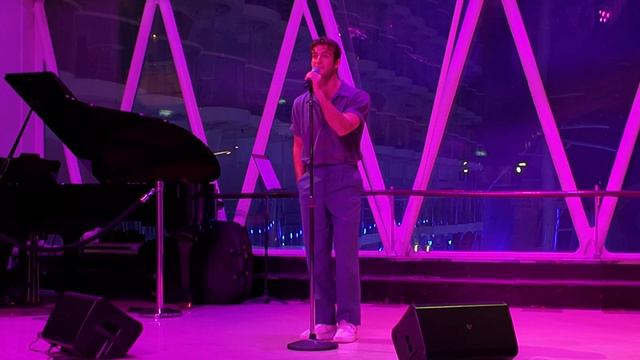 Harmony of the Seas - Cabaret Night - Blake смотреть онлайн