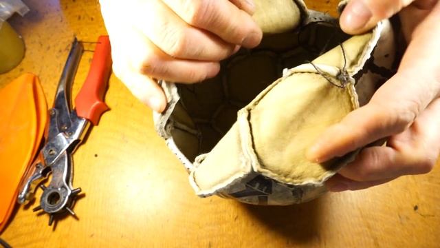 КАК ОТРЕМОНТИРОВАТЬ МЯЧ / How to fix the soccer ball/как зашить или починить (часть 2/3) смотреть онлайн