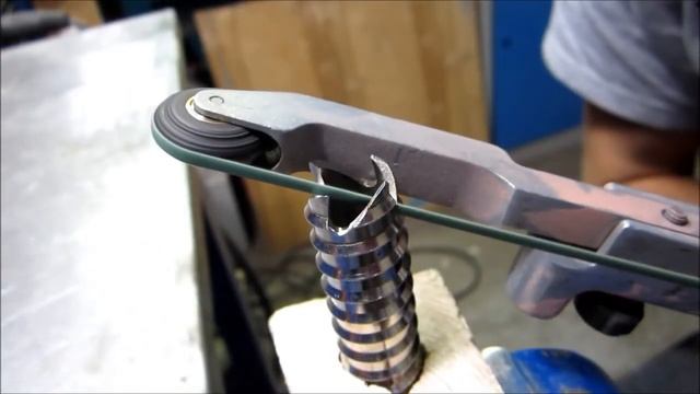 Заточка Альпинистского ледобура ленточным напильником Fein. смотреть онлайн