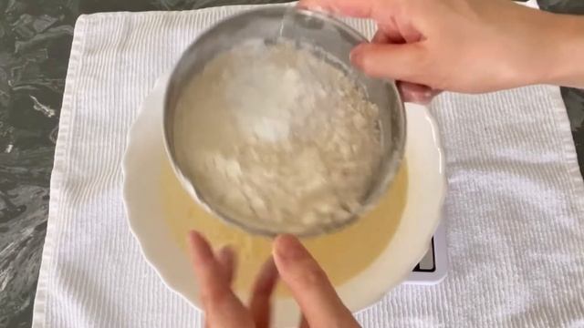 ТВОРОЖНАЯ ШАРЛОТКА с яблоками. ПРОСТОЙ рецепт. Бесподобно нежное и пышное тесто. смотреть онлайн